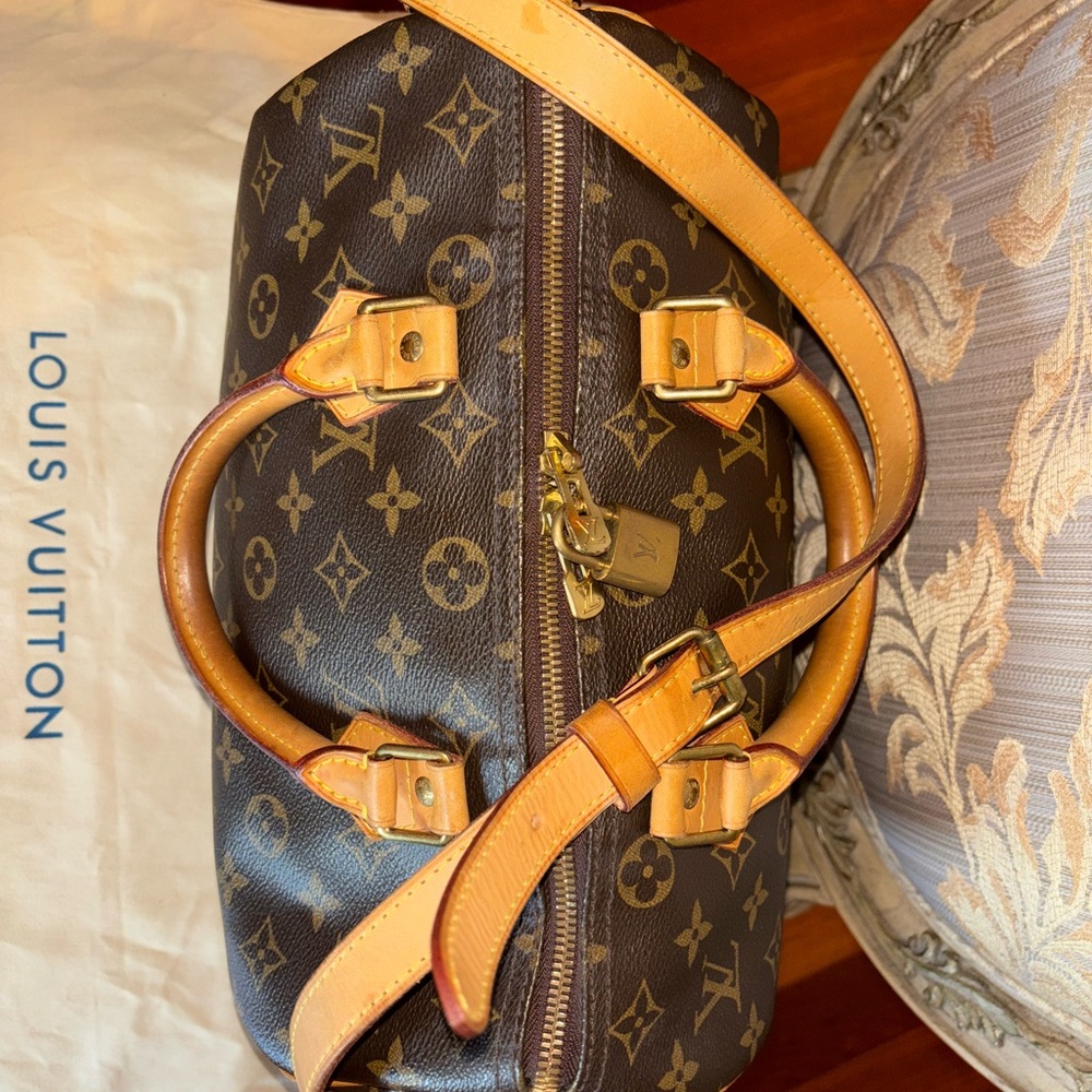 Louis Vuitton Bandolier Speedy 30 Handbag - Picture 2 of 12